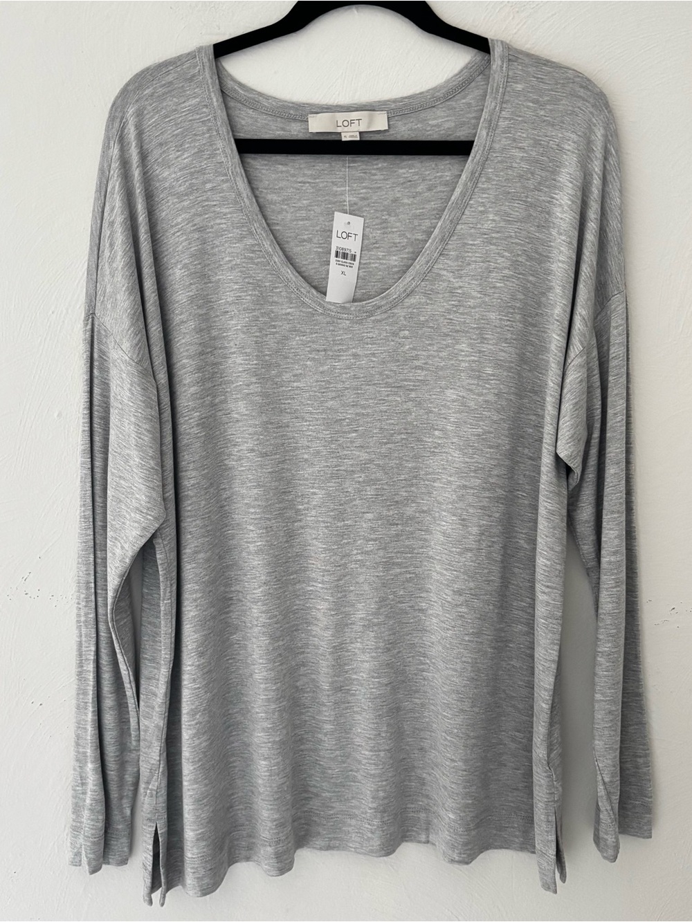 LOFT Heather Gray Long Sleeve Scoop Neck Tee | Basic, Casual, Stretchy, Neutral